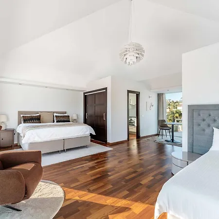 Villa Paraiso Alto Ultimate Pool Gym Cinema Parking Golf *